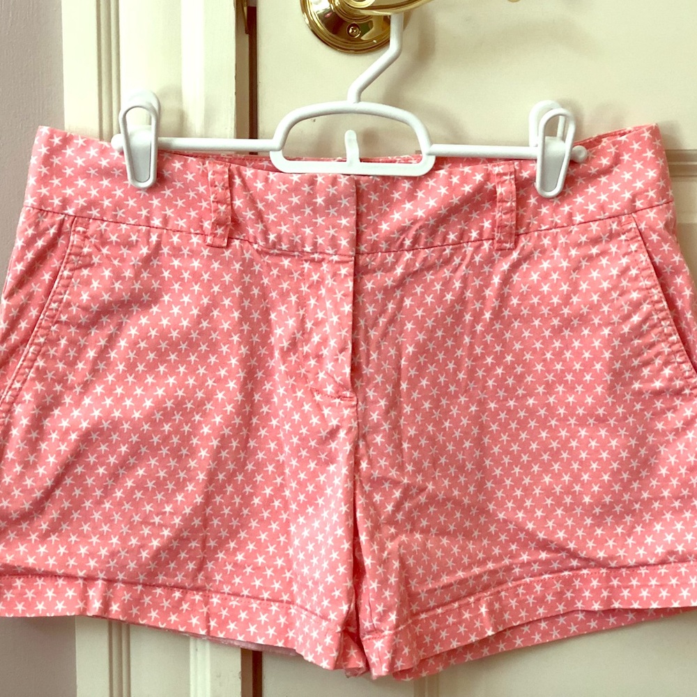 Vineyard Vines size 4 Starfish Short.